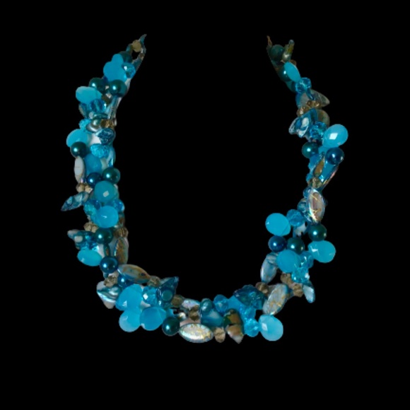 Assorted Three Strands Necklace - Picture 6 of 7